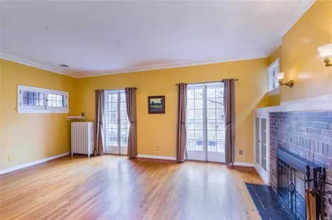 Living - 7161 Pershing Ave, Saint Louis, MO 63130 photo 3 of 3
