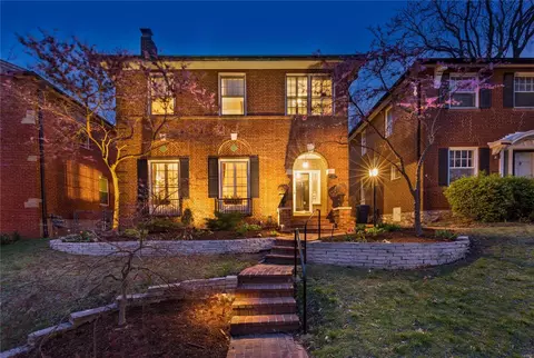 7161 Pershing Ave, Saint Louis, MO 63130