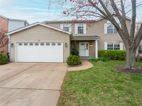 8333 Weber Trail Dr, Saint Louis, MO 63123