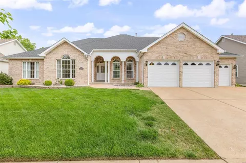 4591 Kerth Forest Dr, Saint Louis, MO 63128