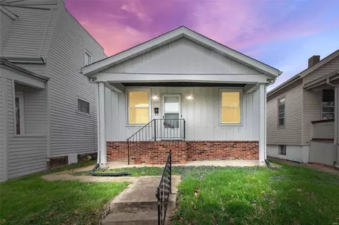 5248 Blow St, Saint Louis, MO 63109