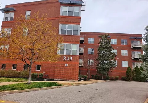 849 Westgate Ave #302, University City, MO 63130