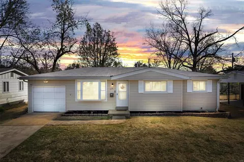 475 Lula Dr, Florissant, MO 63031