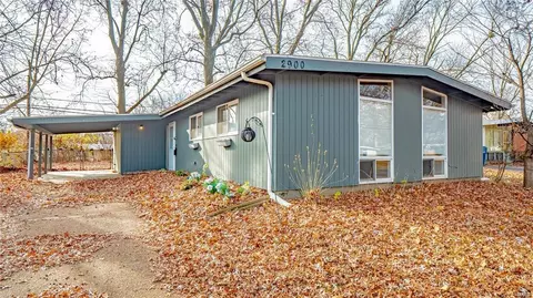 2900 Holiday Hill Dr, Florissant, MO 63033