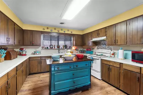 Kitchen - 18465 County Road 405, Kennett, MO 63857 photo 3 of 4