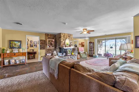 Living - 18465 County Road 405, Kennett, MO 63857 photo 3 of 6