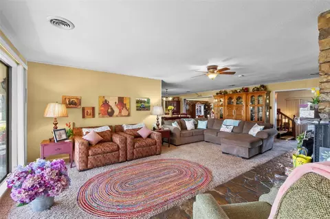 Living - 18465 County Road 405, Kennett, MO 63857 photo 4 of 6