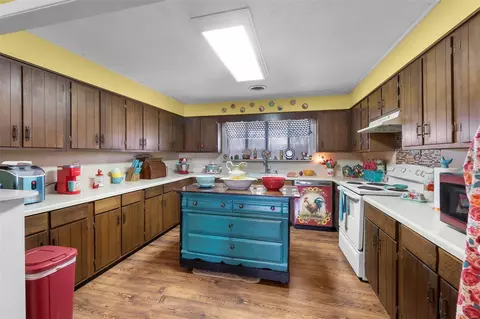 Kitchen - 18465 County Road 405, Kennett, MO 63857 photo 2 of 4