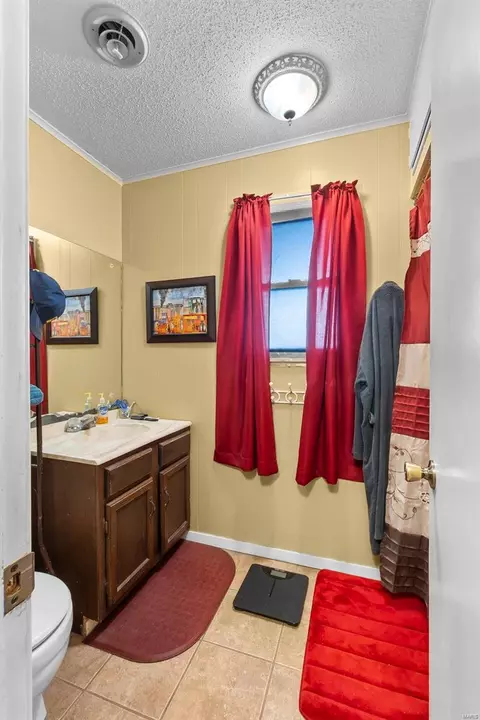 Bath - 18465 County Road 405, Kennett, MO 63857 photo 4 of 4