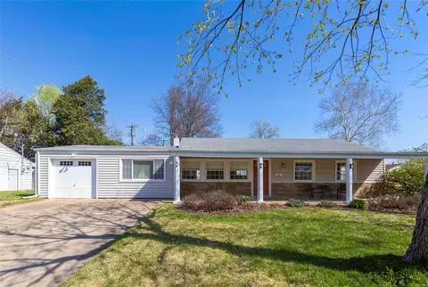 6421 Vita Dr, Saint Louis, MO 63123