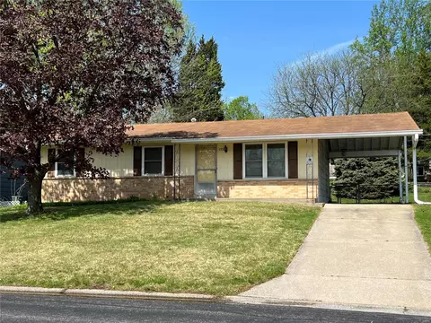 533 Rebecca Dr, Saint Charles, MO 63301