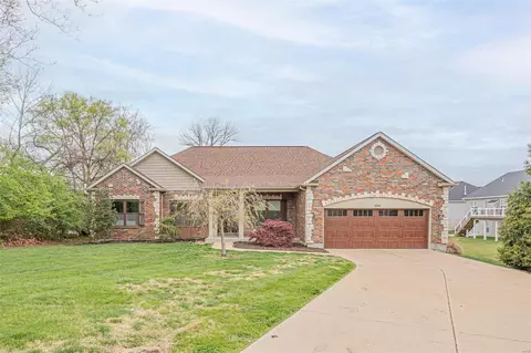 1840 Hawkins Pl, Fenton, MO 63026
