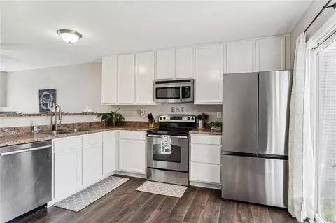 Kitchen - 320 Shady Rock Ln, O'fallon, MO 63368 photo 3 of 3