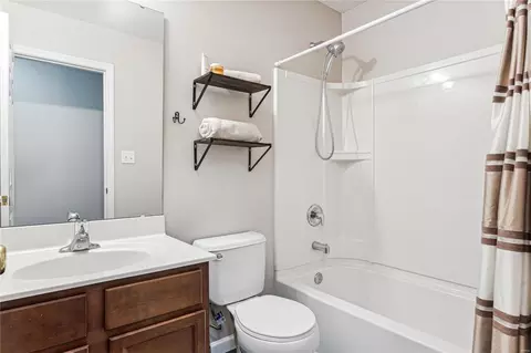 Bath - 320 Shady Rock Ln, O'fallon, MO 63368 photo 3 of 4