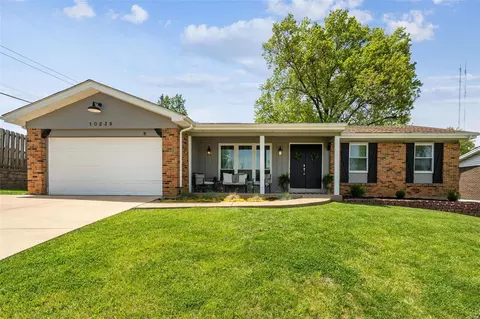 10239 Abdell Dr, Saint Louis, MO 63126