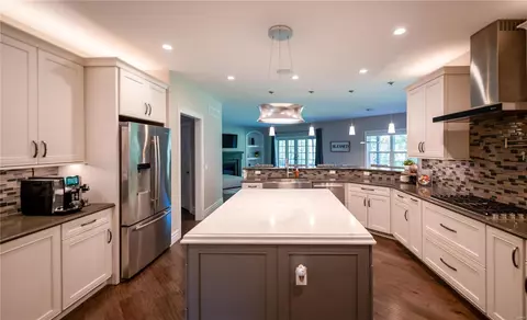 Kitchen - 3040 Matteson Blvd, O'fallon, MO 63366 photo 2 of 12