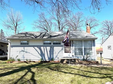 9611 Miriam Ave, Saint Louis, MO 63114