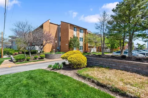 950 E Rue De La Banque #315, Saint Louis, MO 63141