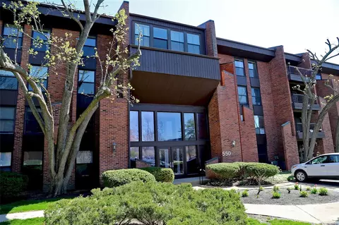 550 Coeur De Royale Dr #306, Saint Louis, MO 63141