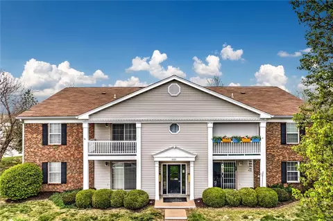 4233 Heritage Woods Dr #C, Saint Louis, MO 63129