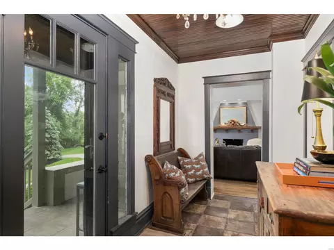 Entry Way - 19 Clayton Terrace Dr, Frontenac, MO 63131 photo 1 of 3