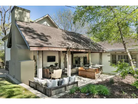 Exterior - 19 Clayton Terrace Dr, Frontenac, MO 63131 photo 5 of 14