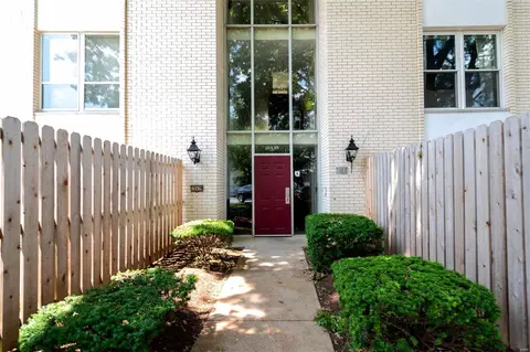 10439 Briarbend Dr #2, Saint Louis, MO 63146