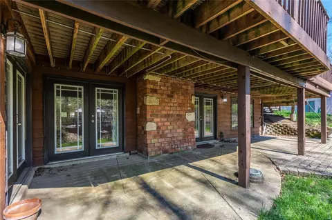 Exterior - 1911 Rustic Oak Rd, Chesterfield, MO 63017 photo 7 of 9