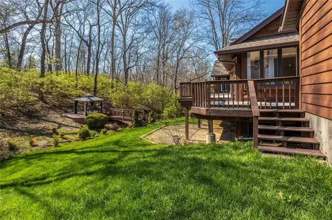 Exterior - 1911 Rustic Oak Rd, Chesterfield, MO 63017 photo 5 of 9