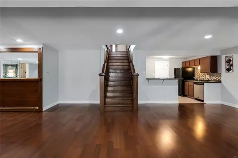 Entry Way - 1911 Rustic Oak Rd, Chesterfield, MO 63017 photo 2 of 2