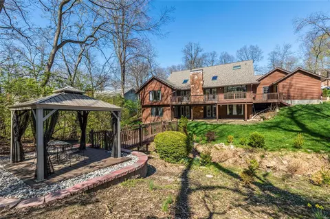 Exterior - 1911 Rustic Oak Rd, Chesterfield, MO 63017 photo 6 of 9