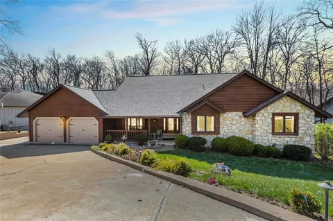 1911 Rustic Oak Rd, Chesterfield, MO 63017