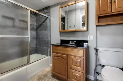 Bath - 1911 Rustic Oak Rd, Chesterfield, MO 63017 photo 6 of 8