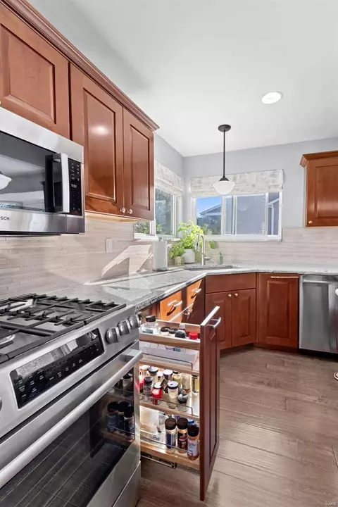 Kitchen - 2350 Cheneaux Ln, O'fallon, MO 63368 photo 5 of 8