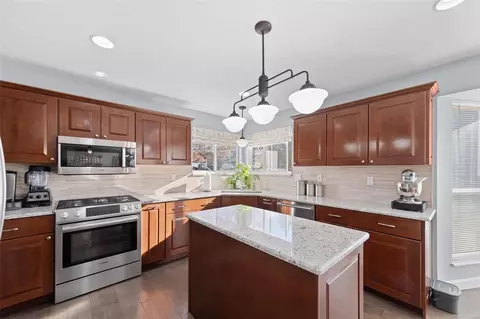 Kitchen - 2350 Cheneaux Ln, O'fallon, MO 63368 photo 2 of 8