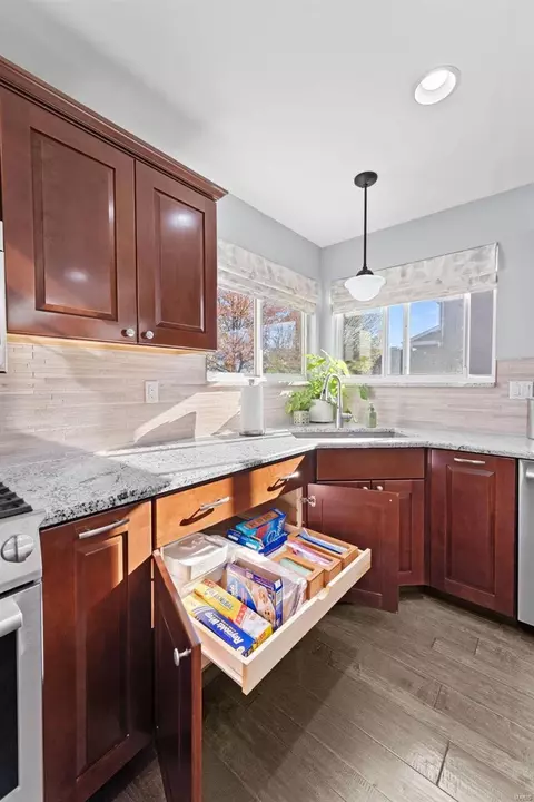 Kitchen - 2350 Cheneaux Ln, O'fallon, MO 63368 photo 4 of 8