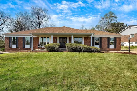 13277 Bonroyal Dr, Saint Louis, MO 63131