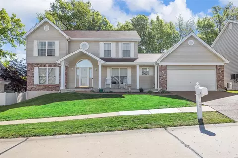 24 Mountain Laurel Dr, Saint Peters, MO 63376