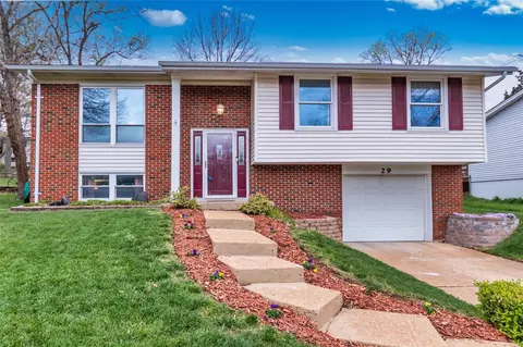 29 Black Oak Ln, Fenton, MO 63026