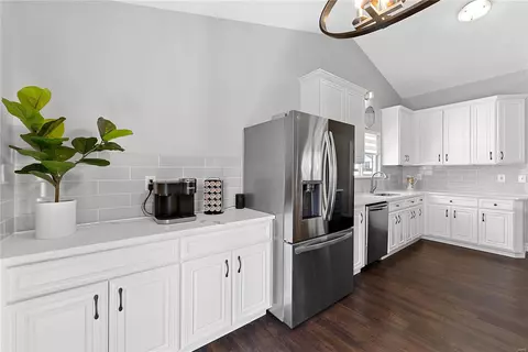 Kitchen - 6 Feise Forest Ct, O'fallon, MO 63368 photo 3 of 7