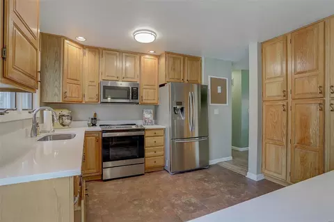 Kitchen - 276 Glandore Dr, Ballwin, MO 63021 photo 4 of 5