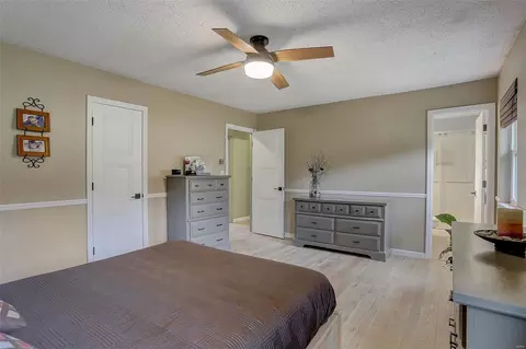 Bedroom - 276 Glandore Dr, Ballwin, MO 63021 photo 4 of 6
