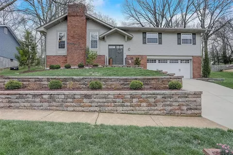 Exterior - 276 Glandore Dr, Ballwin, MO 63021 photo 3 of 11