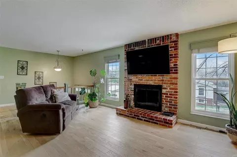 Living - 276 Glandore Dr, Ballwin, MO 63021 photo 3 of 8