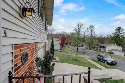 Exterior - 276 Glandore Dr, Ballwin, MO 63021 photo 5 of 11