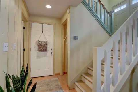 Entry Way - 276 Glandore Dr, Ballwin, MO 63021 photo 4 of 4