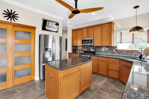 Kitchen - 626 Legends Bluffs Ct, Eureka, MO 63025 photo 2 of 4