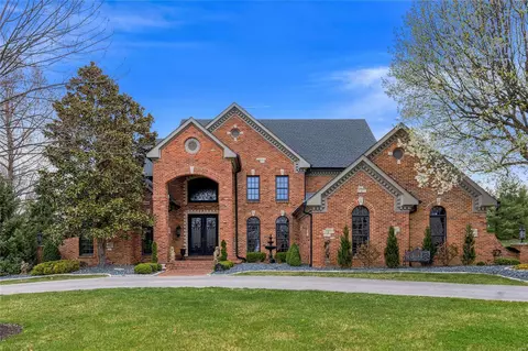 710 The Hamptons Ln, Town And Country, MO 63017