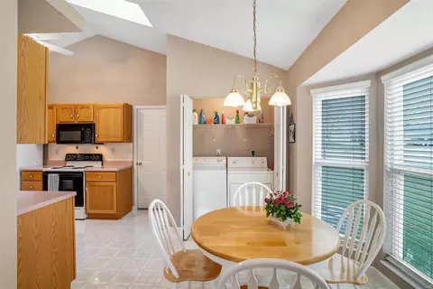 Kitchen - 505 Galway Dr, O'fallon, MO 63366 photo 6 of 7
