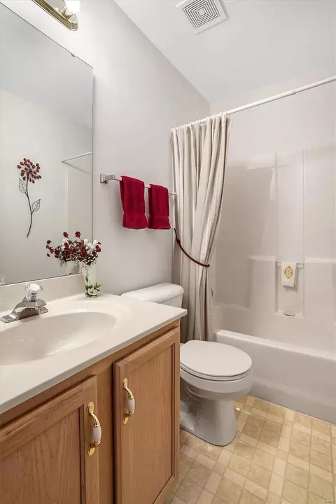 Bath - 505 Galway Dr, O'fallon, MO 63366 photo 1 of 4